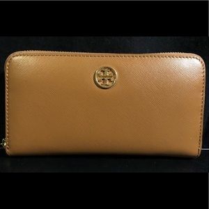 Tory Burch Robinson Zip Continental Wallet